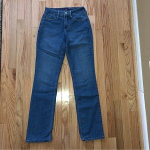 NYDG Marilyn straight leg (lift and tuck)-jeans size 0